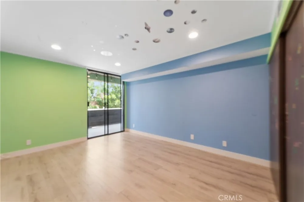 16866 Kingsbury #107 Granada Hills, CA 91344