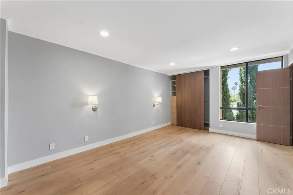 16866 Kingsbury #107 Granada Hills, CA 91344