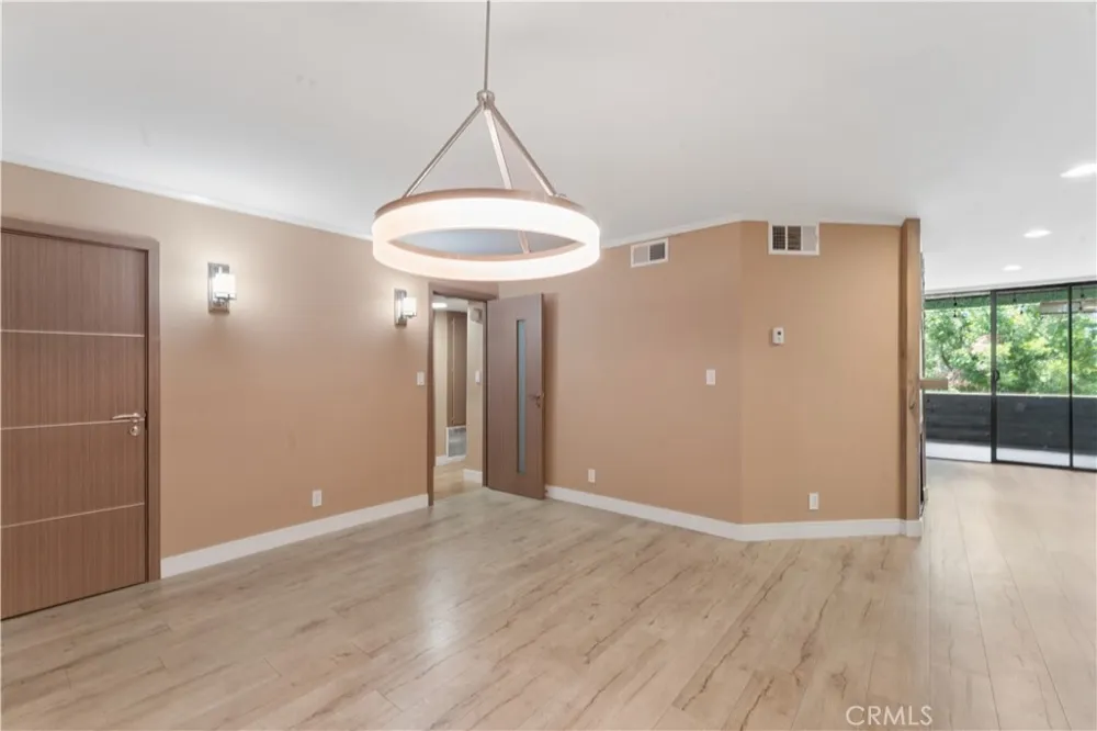 16866 Kingsbury #107 Granada Hills, CA 91344