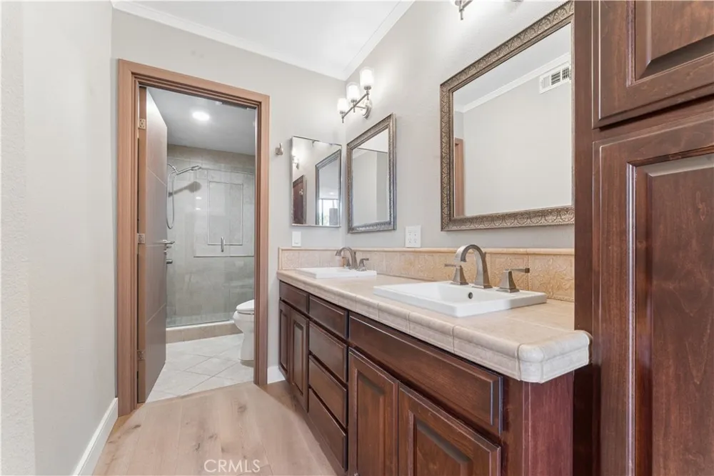 16866 Kingsbury #107 Granada Hills, CA 91344