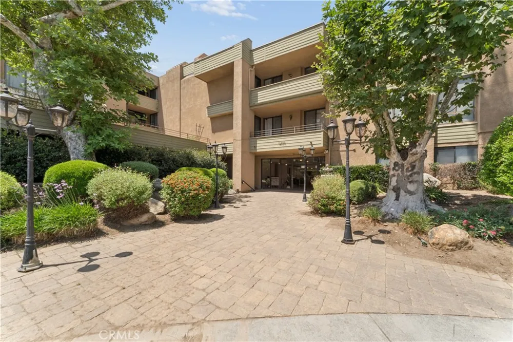 16866 Kingsbury #107 Granada Hills, CA 91344