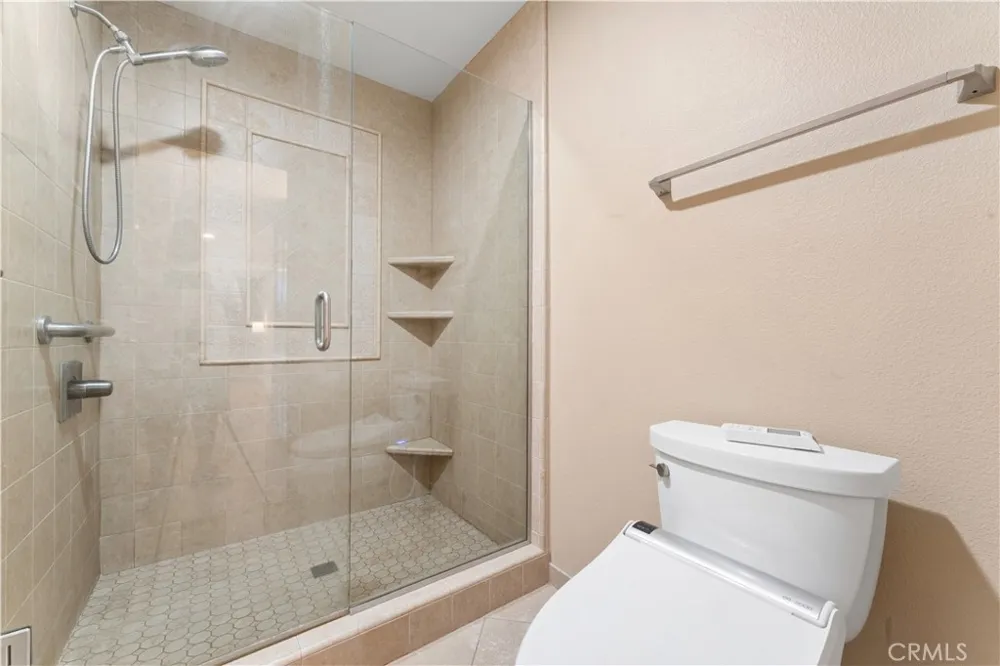 16866 Kingsbury #107 Granada Hills, CA 91344