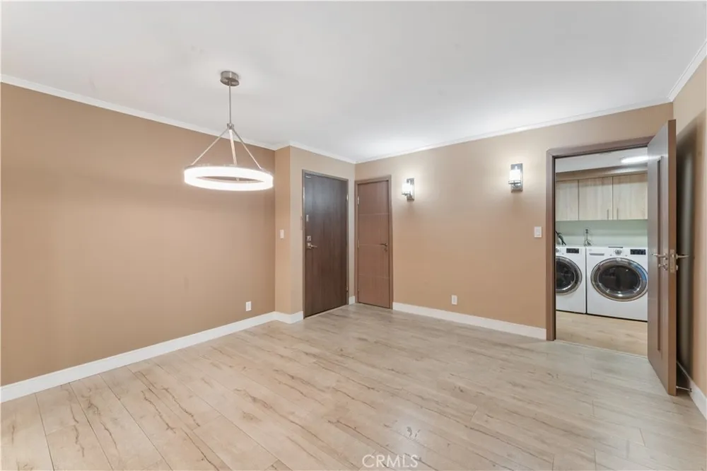 16866 Kingsbury #107 Granada Hills, CA 91344