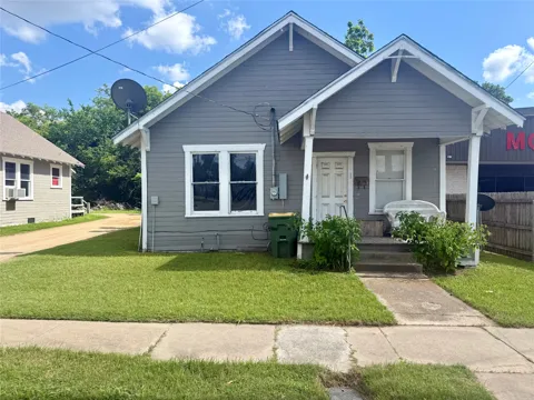390 Live Oak Street