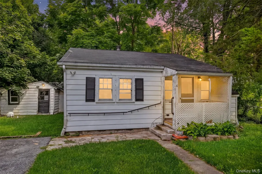 4 Benview Road Hyde Park, NY 12538