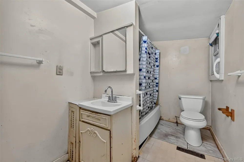 4 Benview Road Hyde Park, NY 12538
