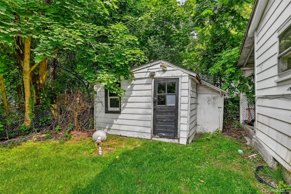4 Benview Road Hyde Park, NY 12538