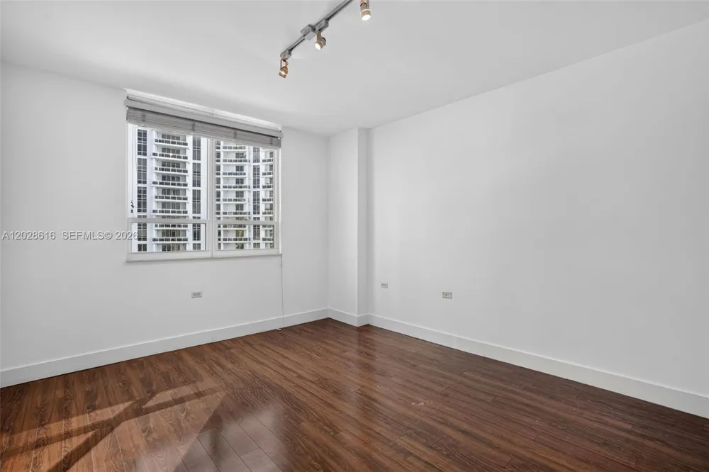 801 Brickell Key Blvd #906 Miami, FL 33131