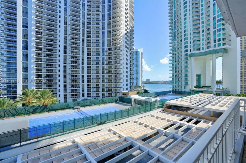 801 Brickell Key Blvd #906 Miami, FL 33131