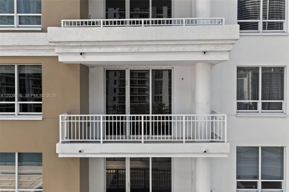 801 Brickell Key Blvd #906 Miami, FL 33131