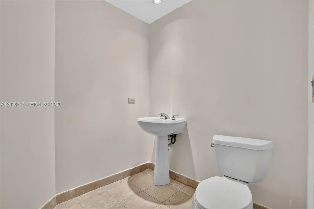 801 Brickell Key Blvd #906 Miami, FL 33131
