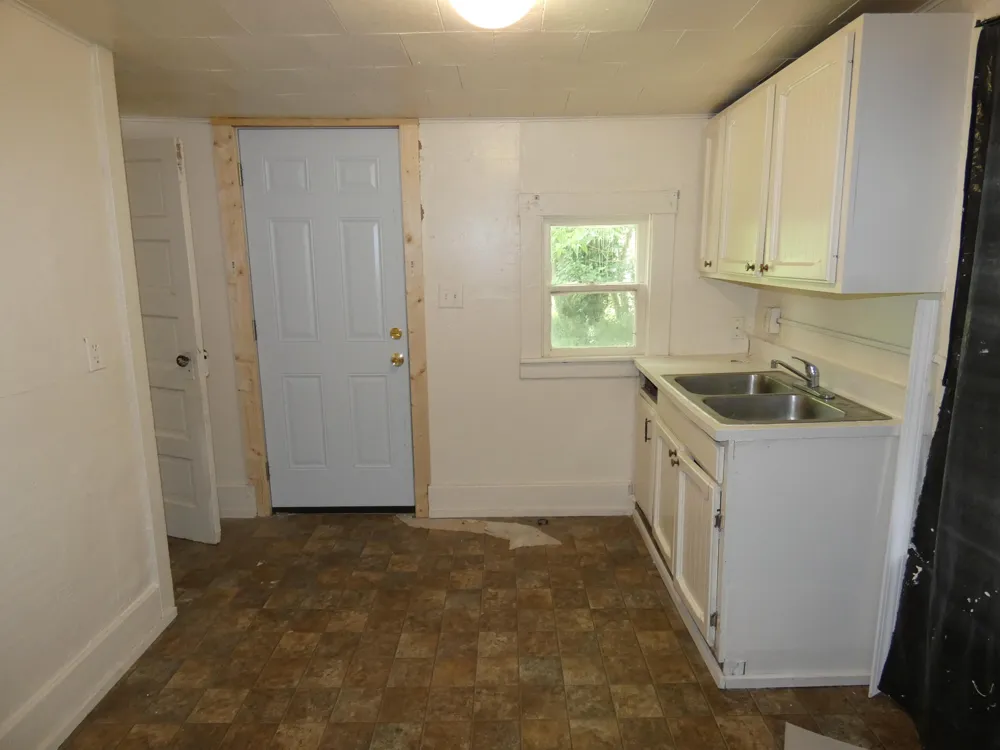 1084 Hurd Avenue Benton Harbor City, MI 49022