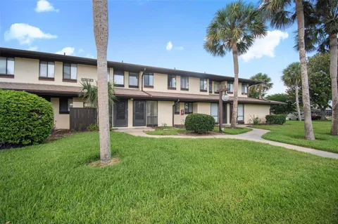 44 CLUB HOUSE DRIVE #106