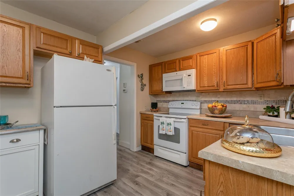 14 LAFAYETTE STREET Bradenton, FL 34208