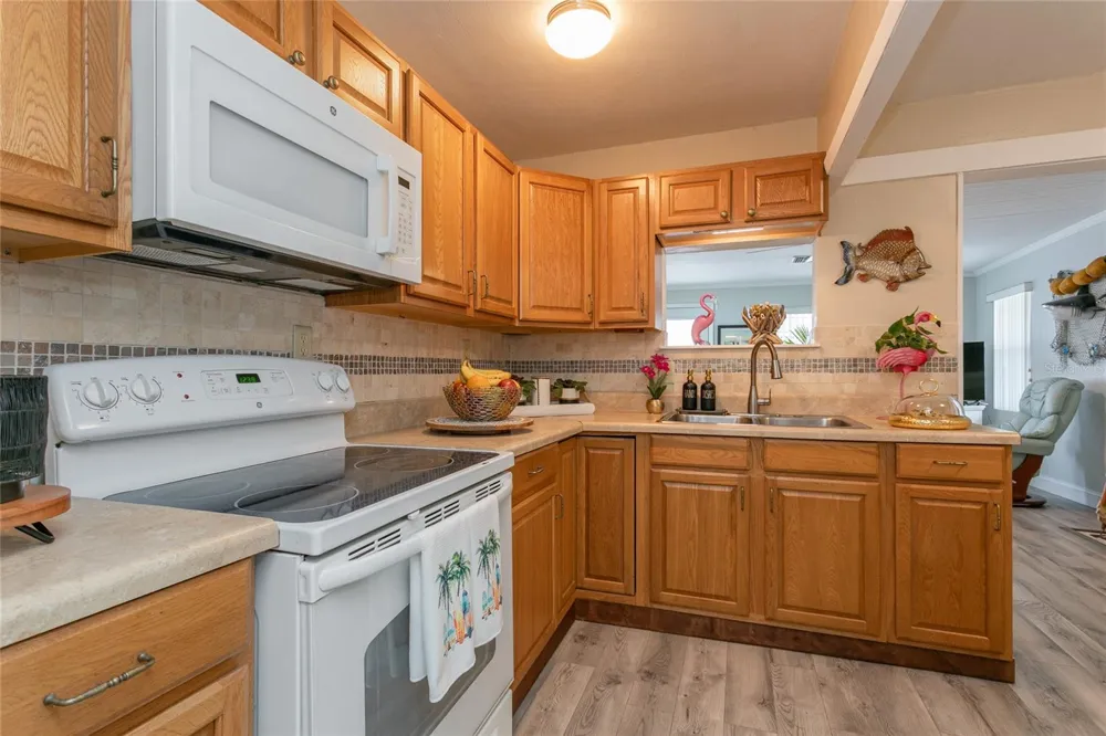 14 LAFAYETTE STREET Bradenton, FL 34208