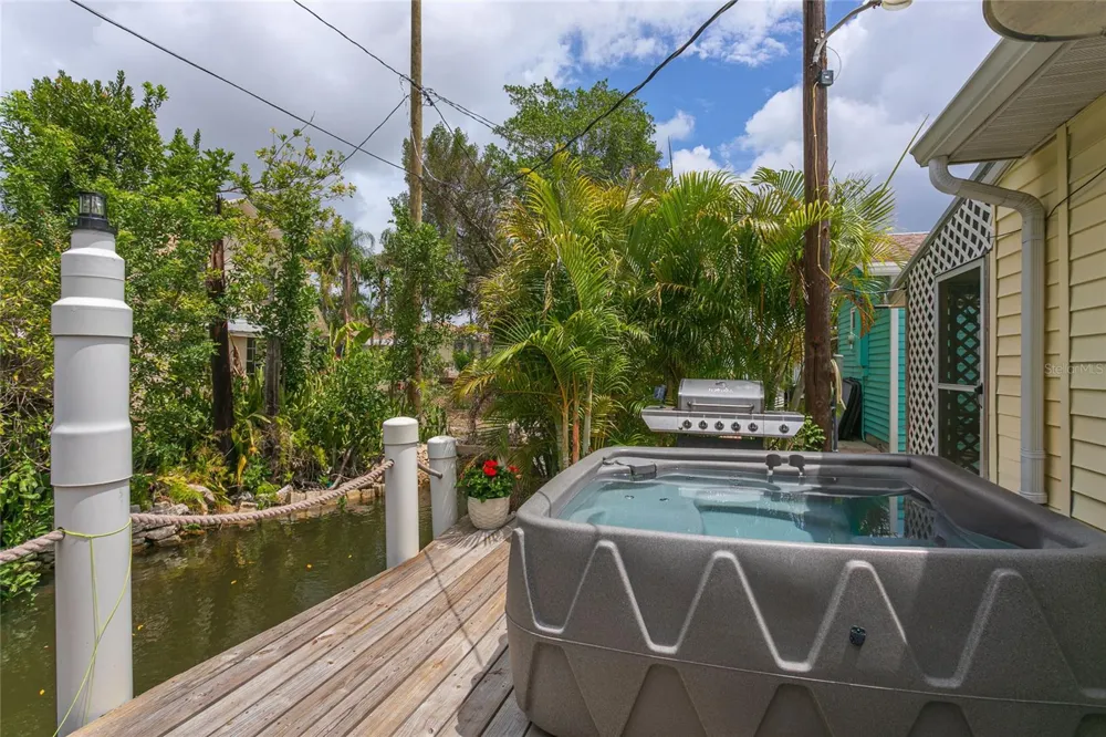 14 LAFAYETTE STREET Bradenton, FL 34208