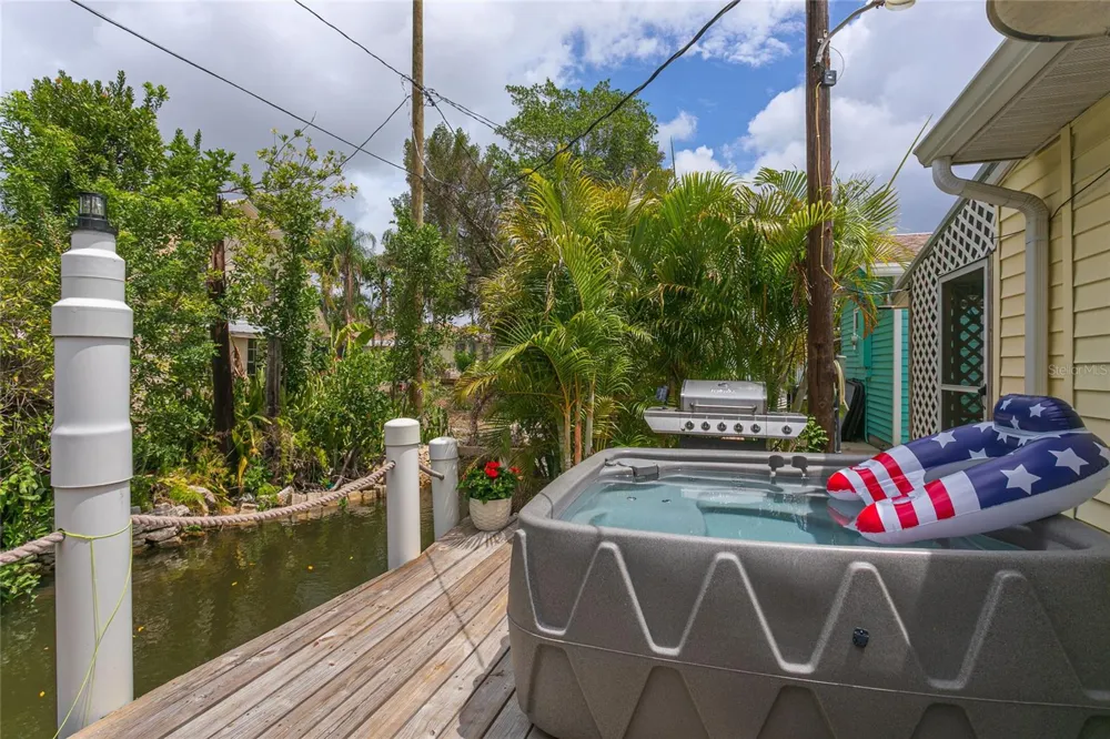 14 LAFAYETTE STREET Bradenton, FL 34208