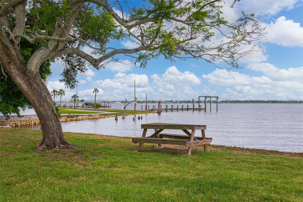 14 LAFAYETTE STREET Bradenton, FL 34208