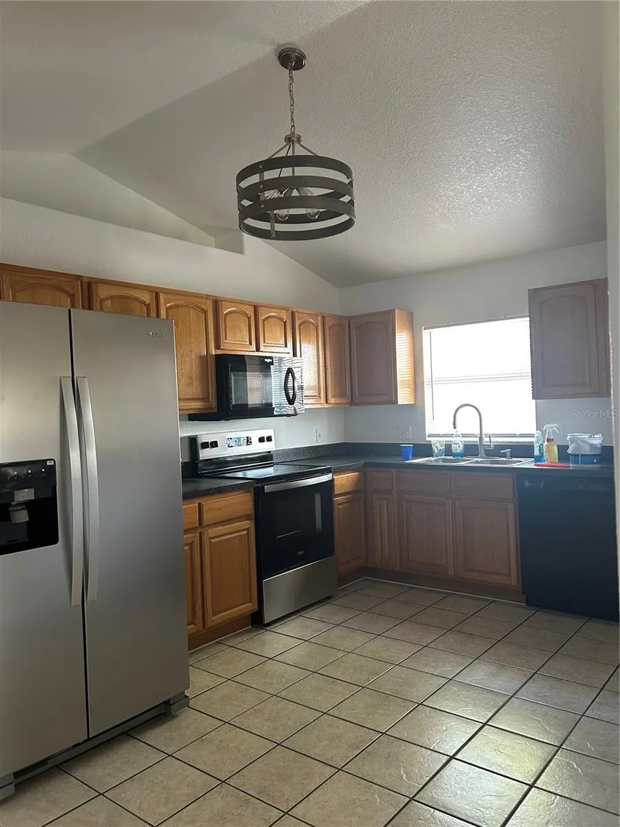 702 LEMON AVE Dundee, FL 33838