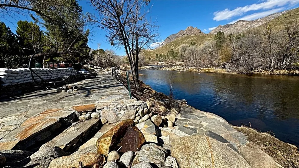 132 Rio Del Loma Kernville, CA 93238