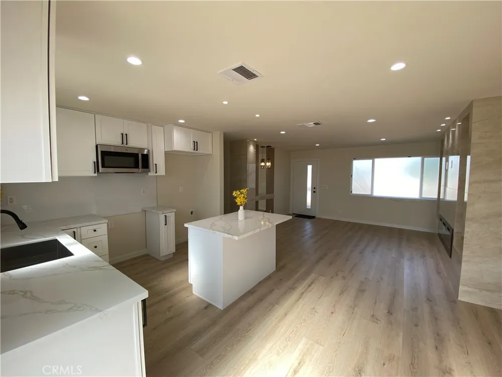 40356 Ronar Street Palmdale, CA 93591