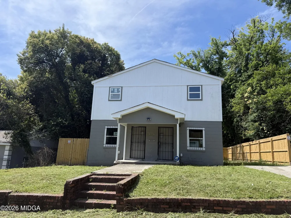 2082 Mutual Avenue #A&B Macon, GA 31204
