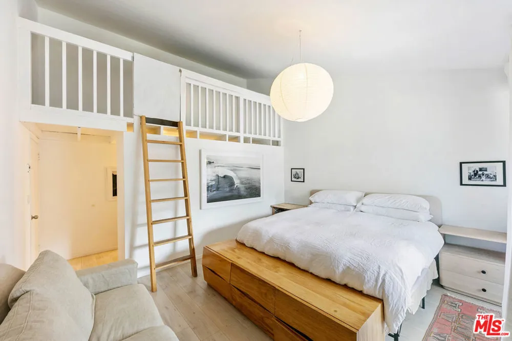 29239 HEATHERCLIFF ROAD #4 Malibu, CA 90265