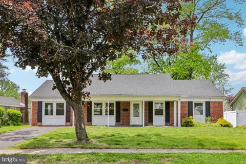 6 NEWPORT LANE