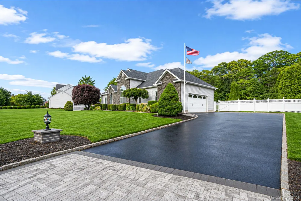 41 Paige Lane Moriches, NY 11955