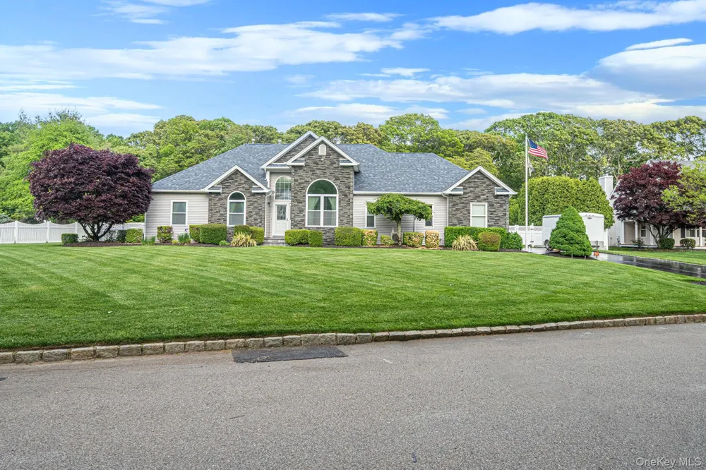 41 Paige Lane Moriches, NY 11955