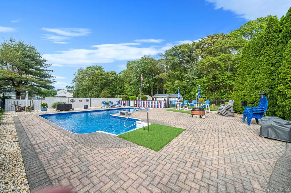 41 Paige Lane Moriches, NY 11955