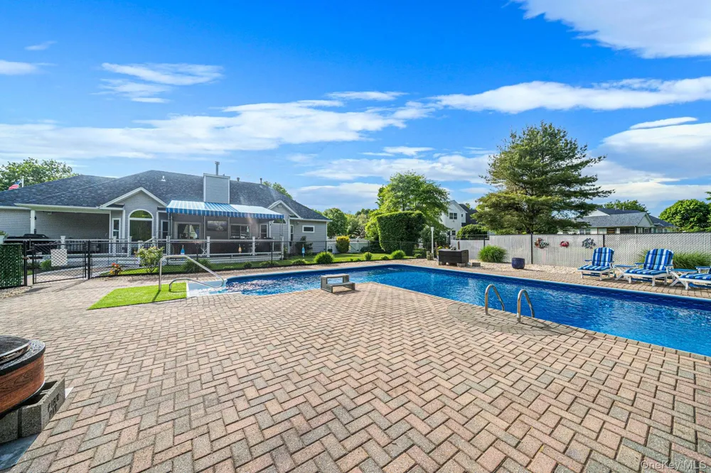 41 Paige Lane Moriches, NY 11955
