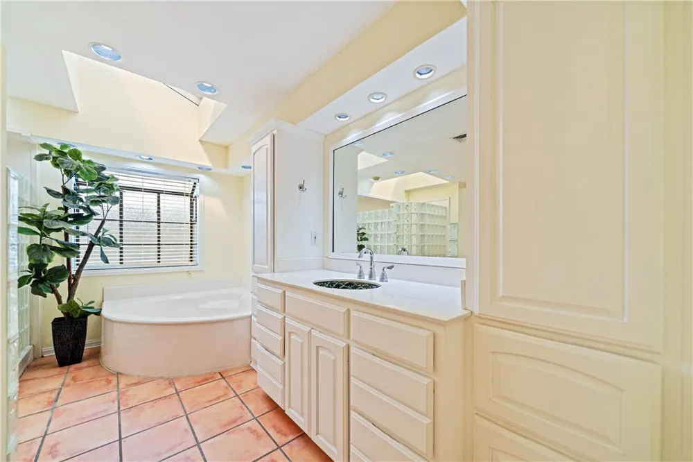 429 Bermuda Place Corpus Christi, TX 78411