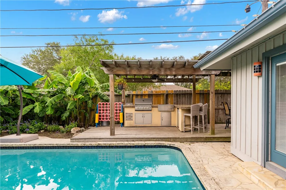 429 Bermuda Place Corpus Christi, TX 78411