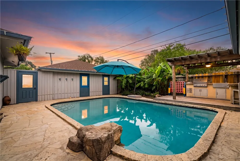 429 Bermuda Place Corpus Christi, TX 78411