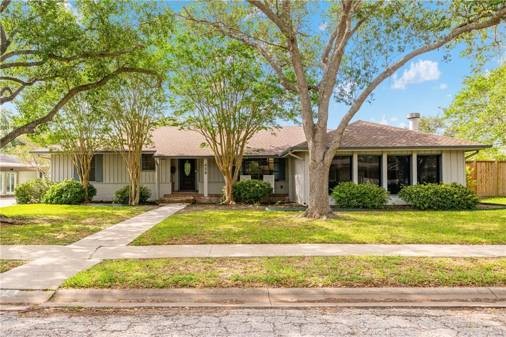 429 Bermuda Place Corpus Christi, TX 78411