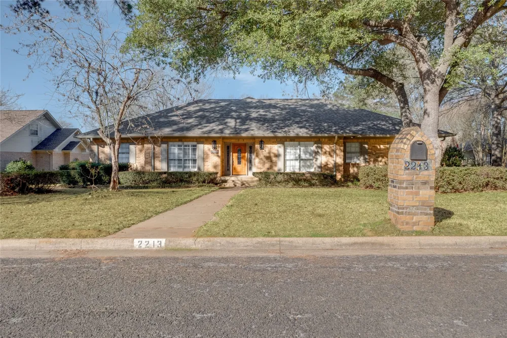 2213 Melissa Drive Palestine, TX 75803