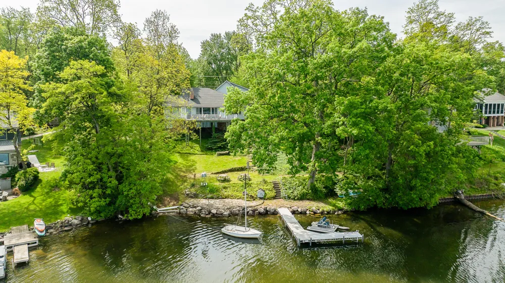 8790 Hendricks Drive Brighton, MI 48116