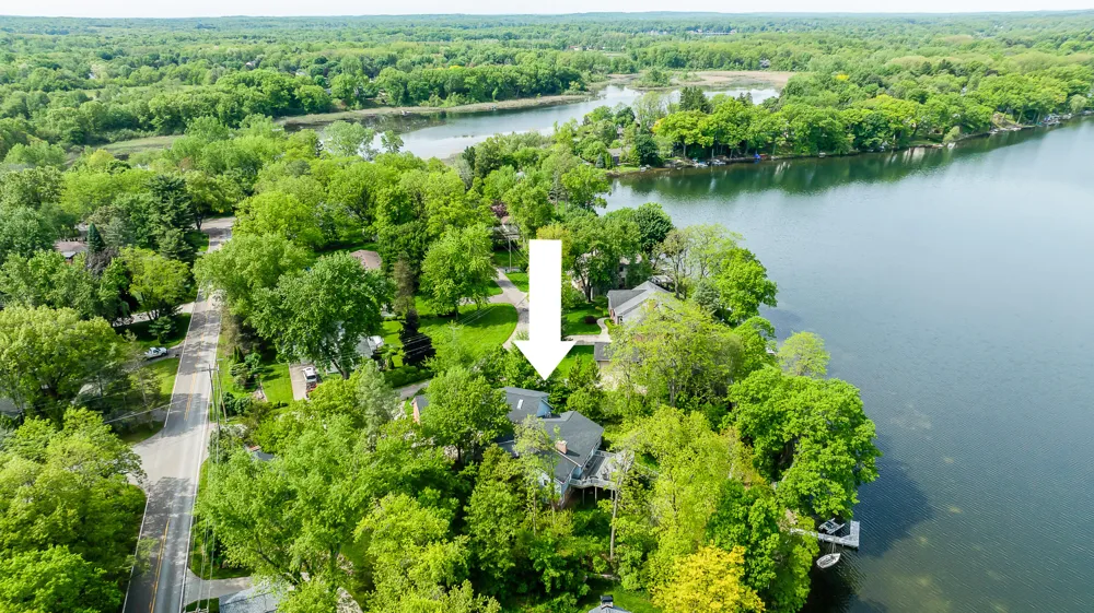 8790 Hendricks Drive Brighton, MI 48116