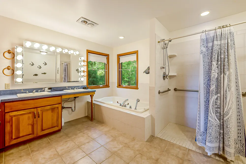 8790 Hendricks Drive Brighton, MI 48116