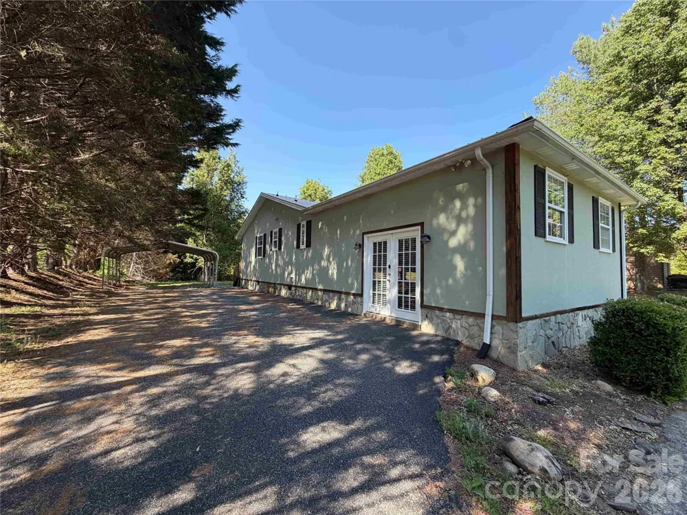 2076 S Fork Drive Morganton, NC 28655