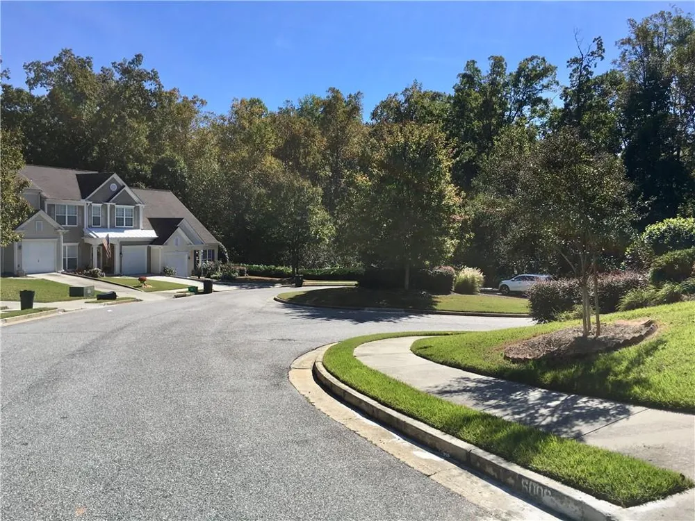 6004 Falling Water Court Roswell, GA 30076