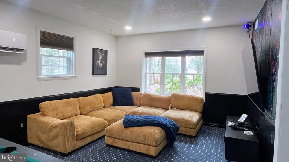 14 SASSAFRAS ROAD Lake Harmony, PA 18624
