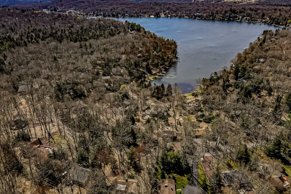 14 SASSAFRAS ROAD Lake Harmony, PA 18624