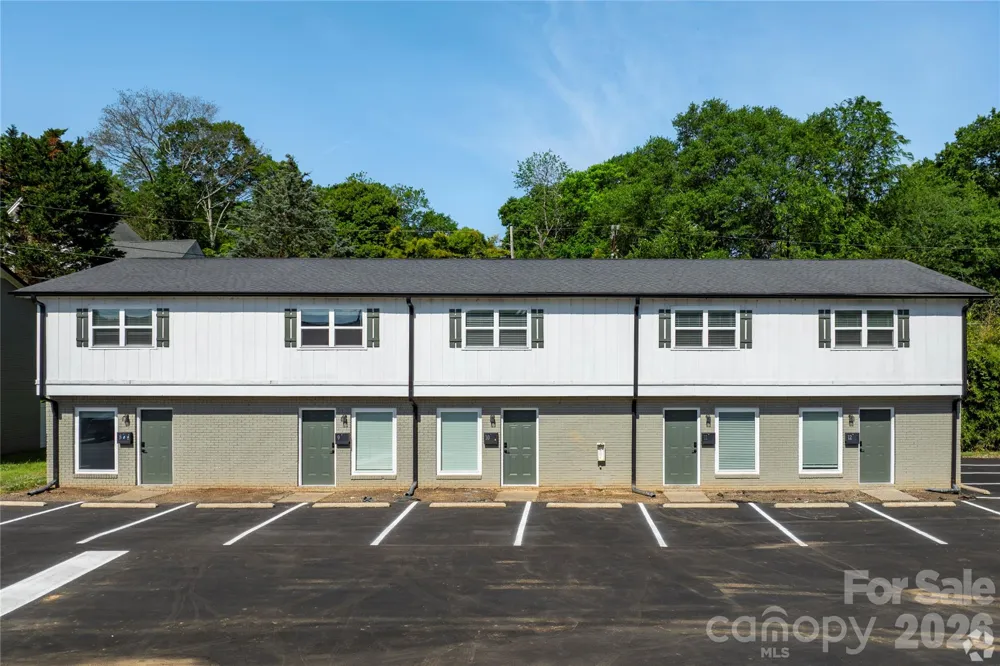 300 E Charlotte Avenue Mount Holly, NC 28120