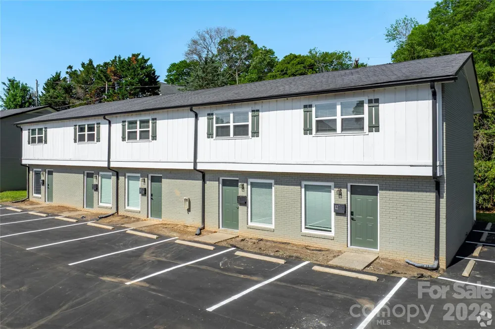 300 E Charlotte Avenue Mount Holly, NC 28120