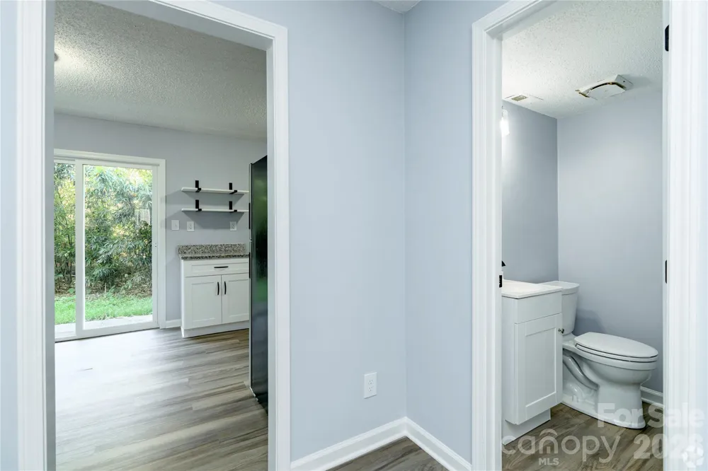 300 E Charlotte Avenue Mount Holly, NC 28120