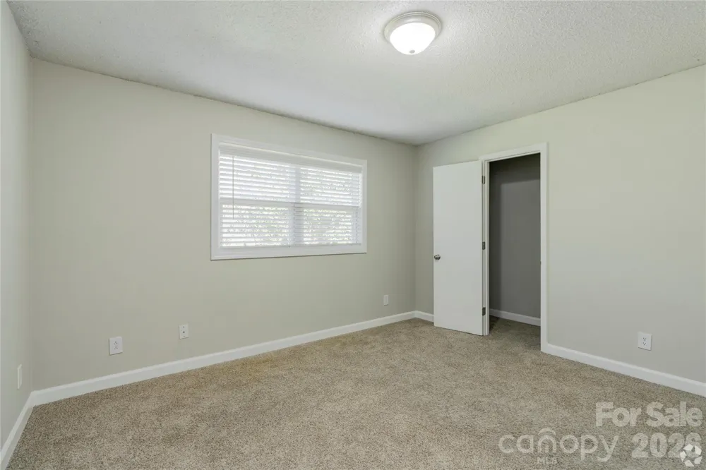 300 E Charlotte Avenue Mount Holly, NC 28120