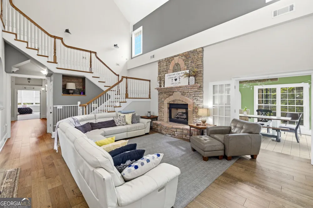 4337 Mountain View RD Oakwood, GA 30566