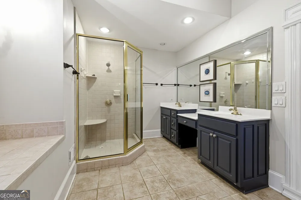 4337 Mountain View RD Oakwood, GA 30566